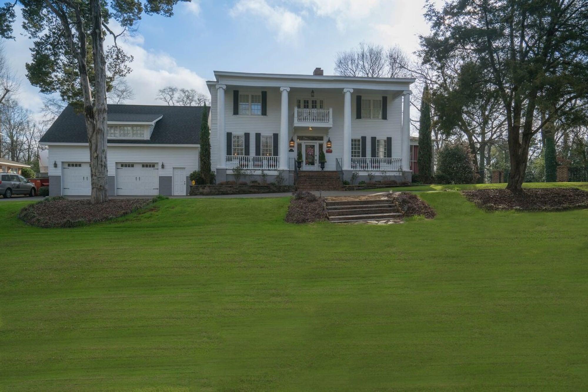 Vista Exterior Bama Bed & Breakfast Campus