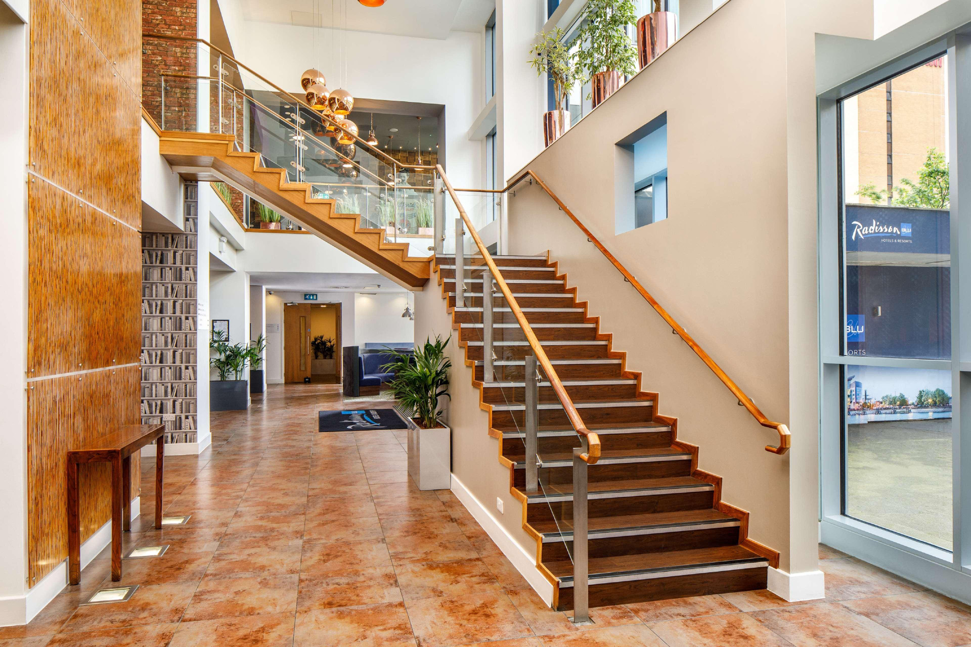 Vista Lobby Radisson Blu Hotel Cardiff