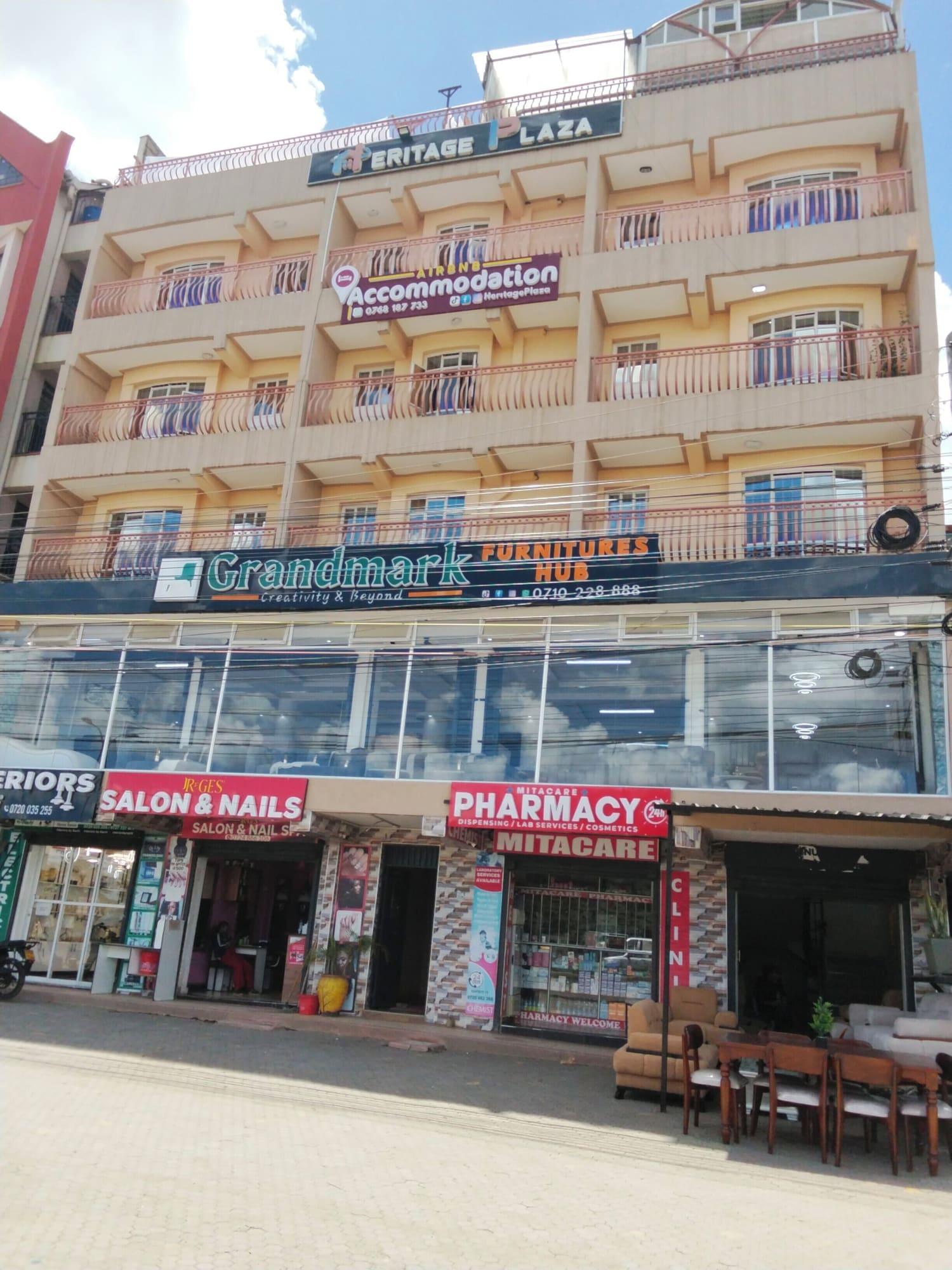 Vista Exterior Heritage plaza accomodation