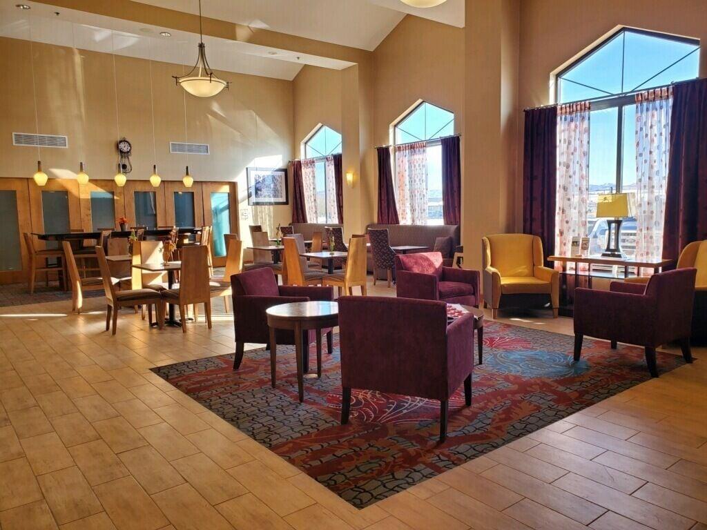 Vista Lobby Hampton Inn & Suites Craig