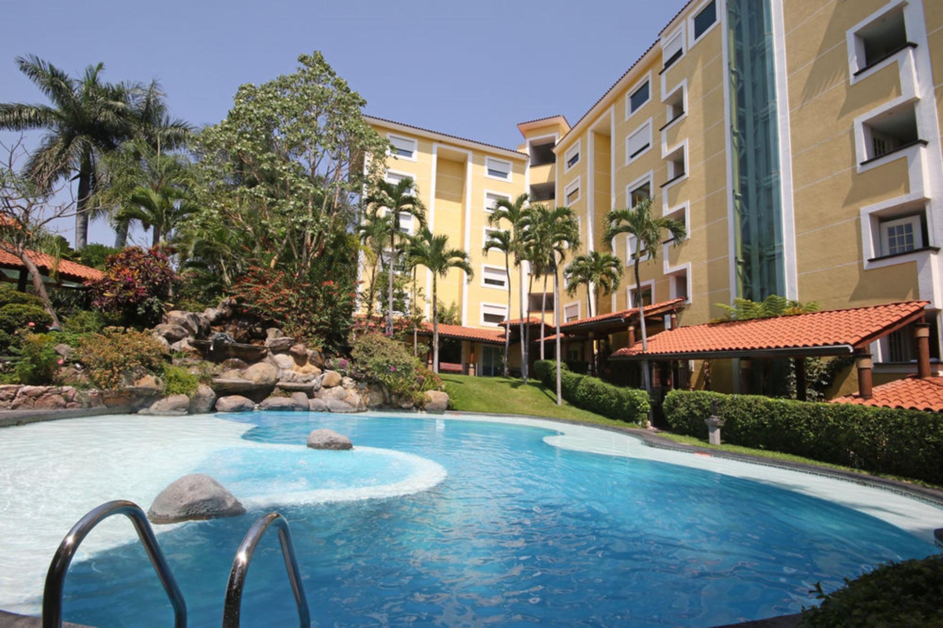 Vista Exterior Holiday Inn Cuernavaca