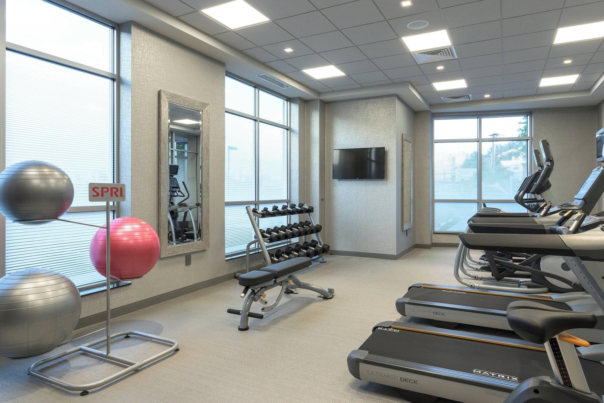 Gimnasio Courtyard by Marriott Edgewater NYC Area