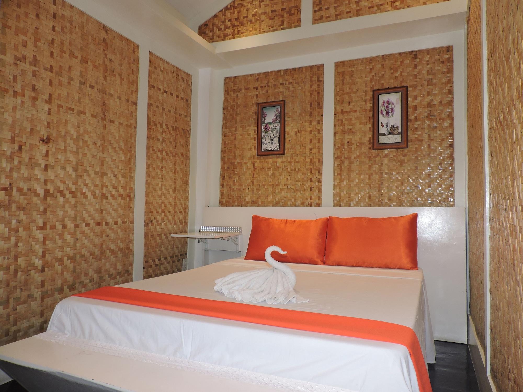 Varios Orange Mangrove Pension House by SMS Hospitality