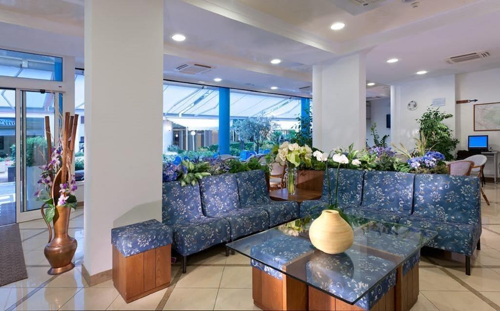 Vista Lobby Hotel Lina