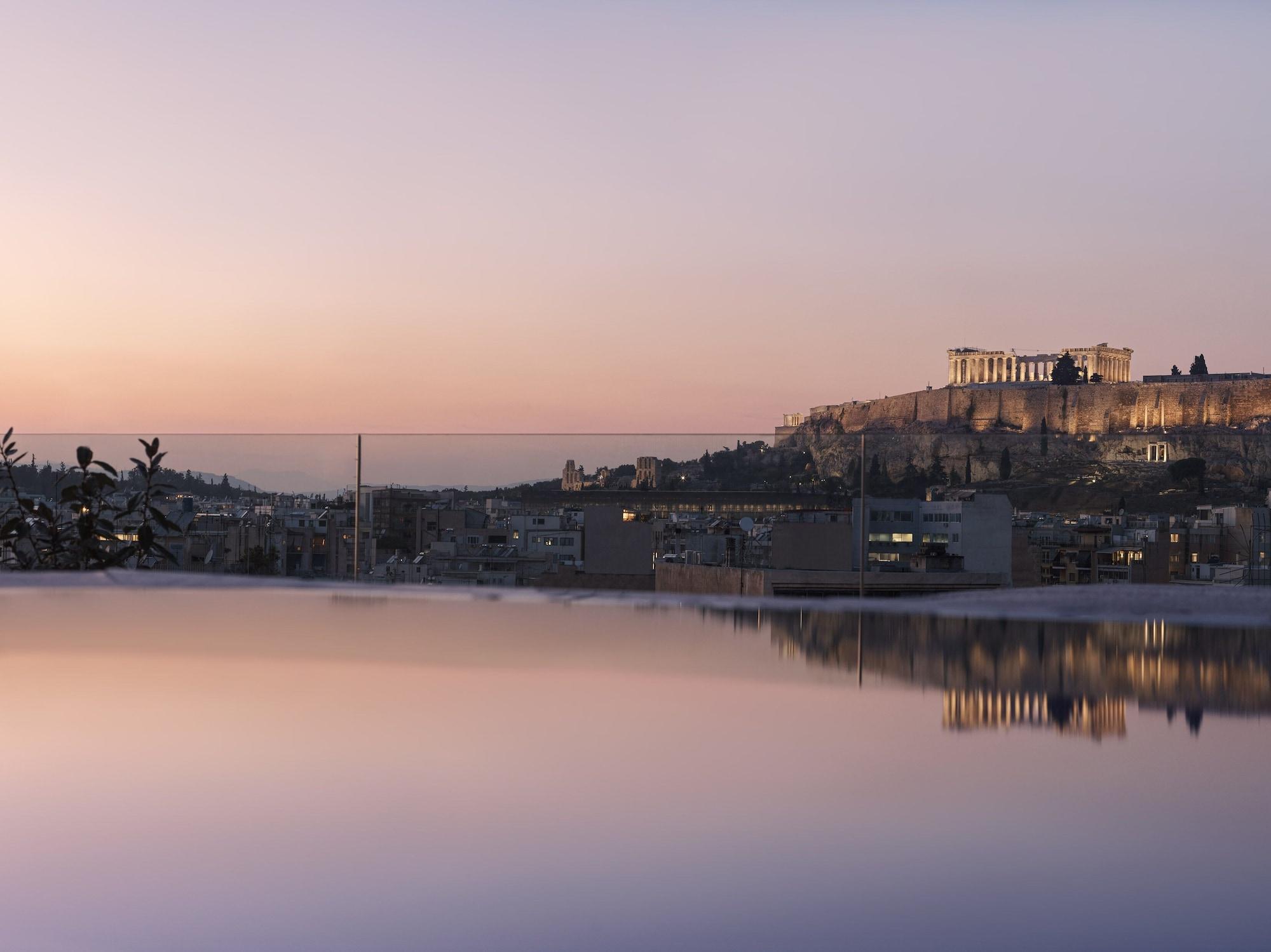 Varios Monastik Living in Athina
