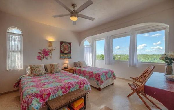 Beachfront Paradise / Sleeps 5 / Starlink + Pool Share Save - Hoteles con alberca en Akumal, México