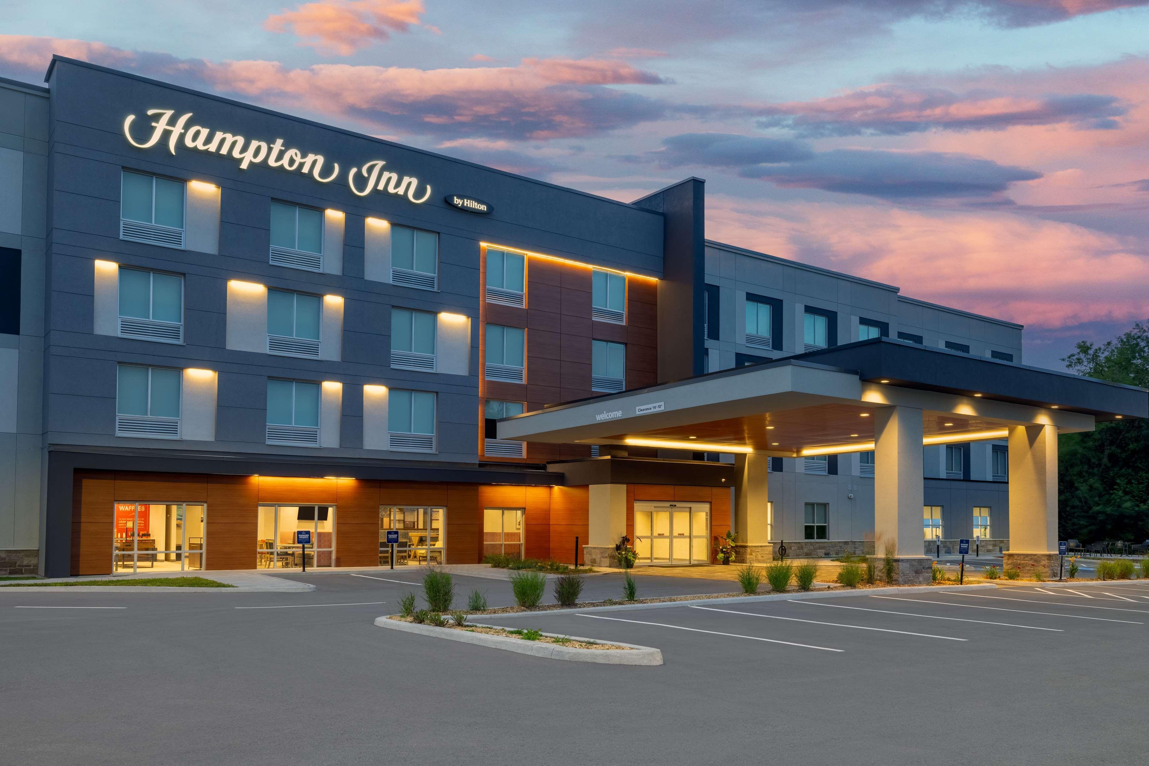 Vista Exterior Hampton Inn By Hilton Port Hope