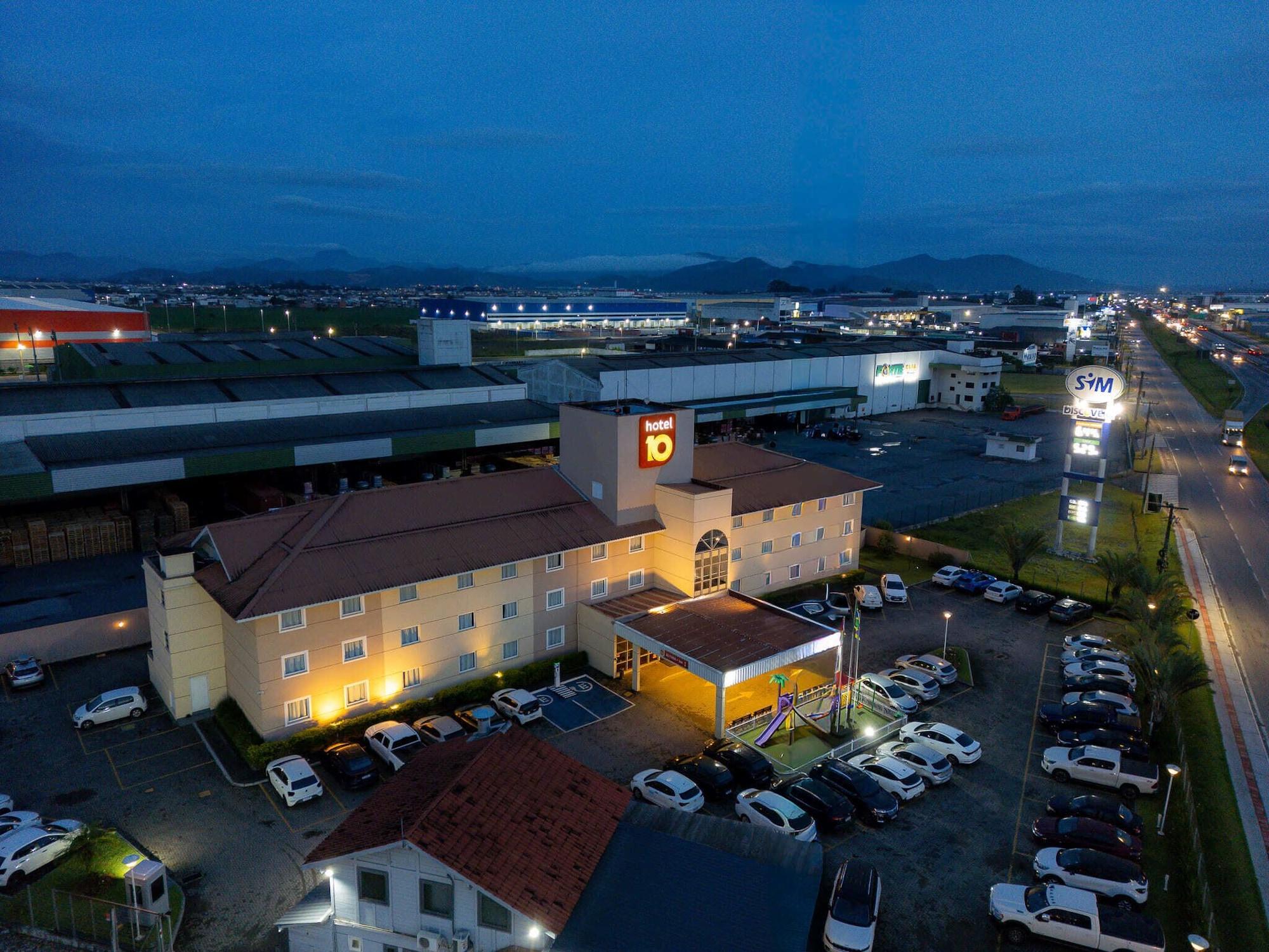 Vista Exterior Hotel 10 Itajai