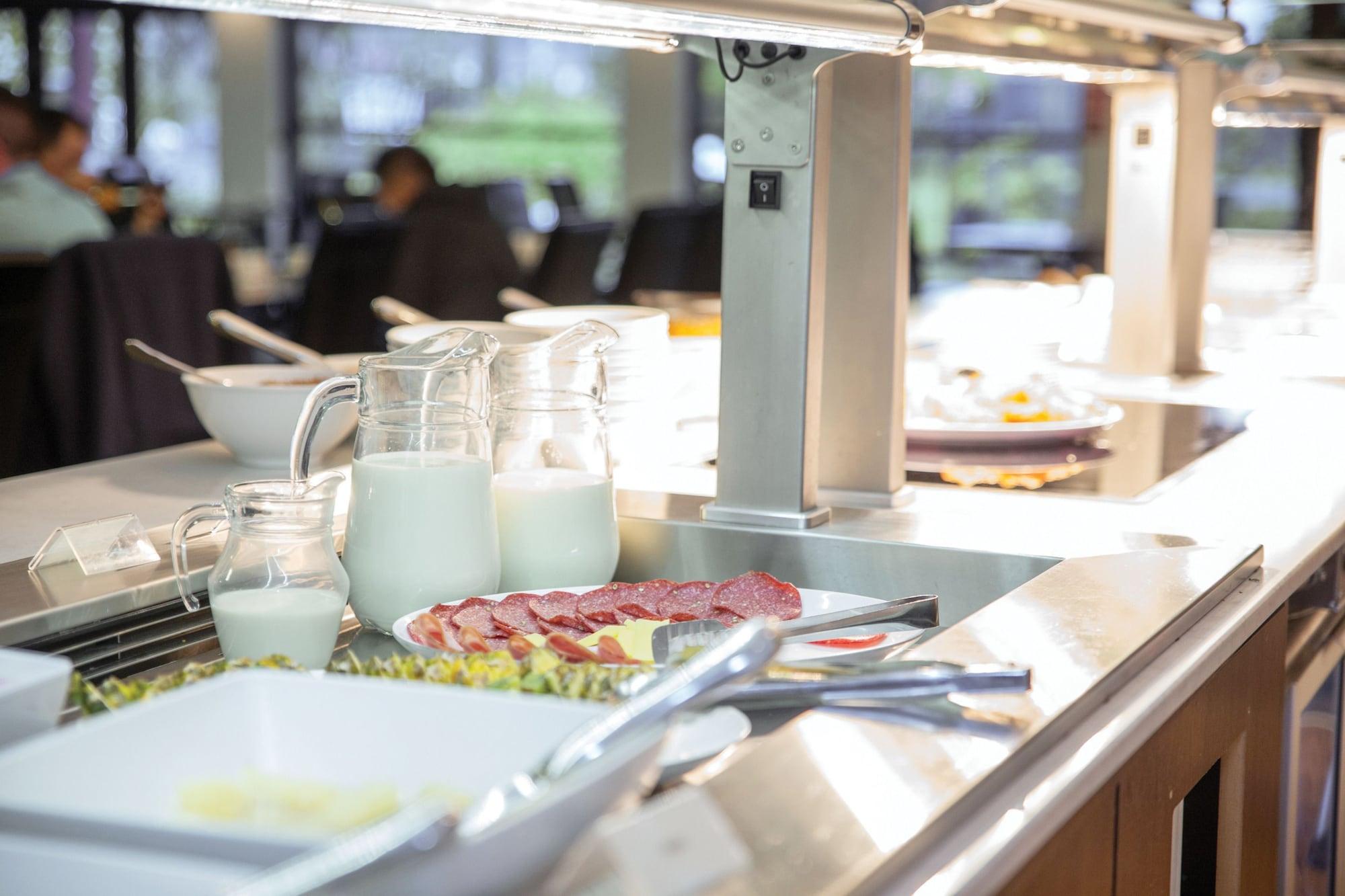 Restaurant Hotel Elms Christchurch, an Ascend Collection Hotel