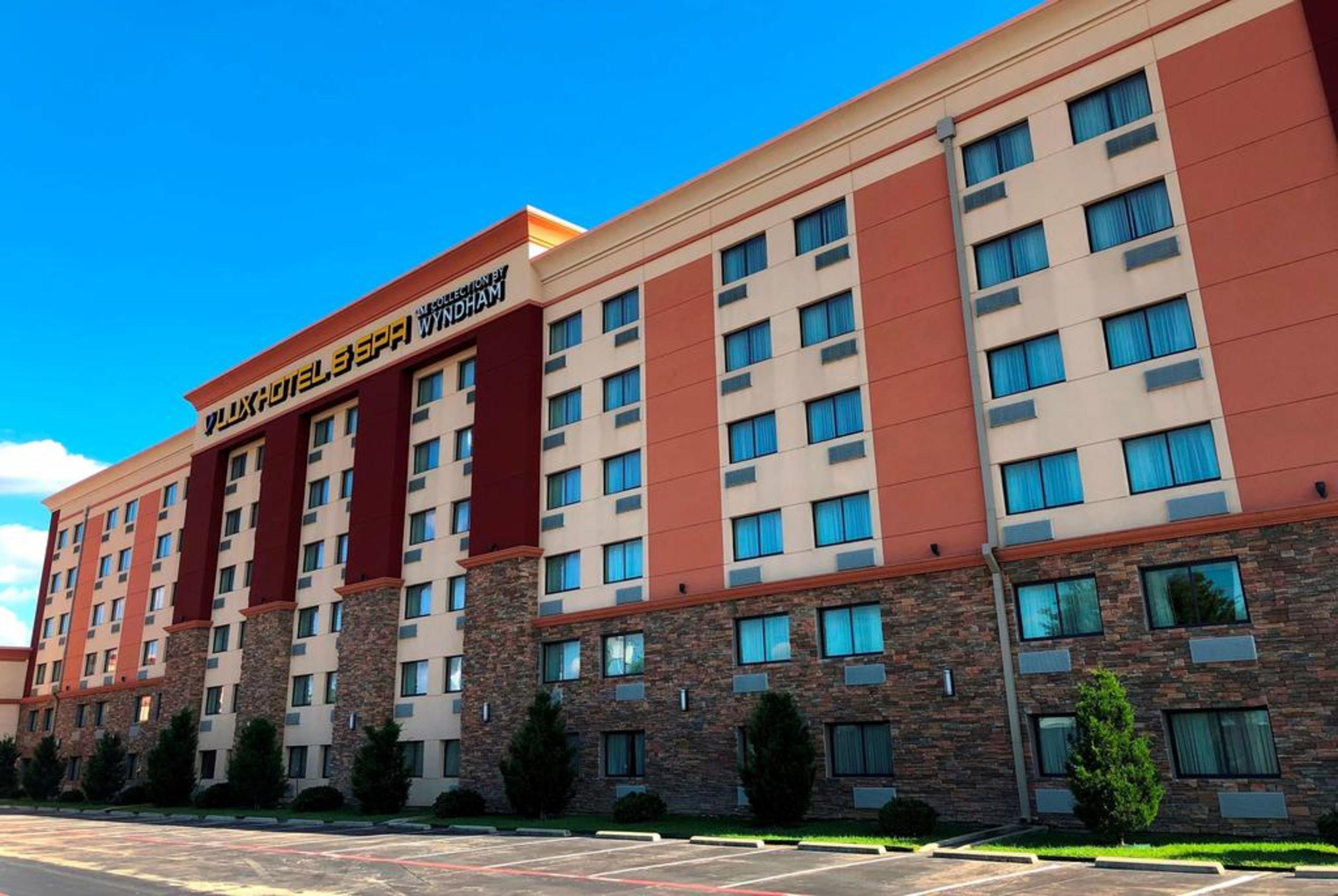 Vista Exterior Lux Hotel & Spa, Trademark Collection by Wyndham