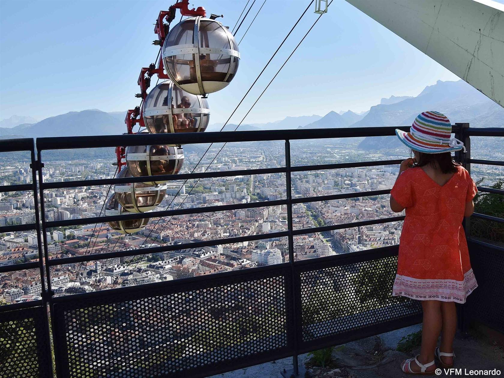 Vista Exterior ibis Styles Grenoble Centre Gare