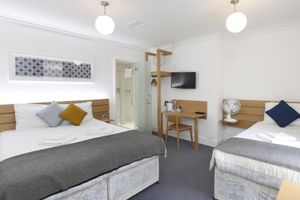 Alojamiento - Prince William Hotel