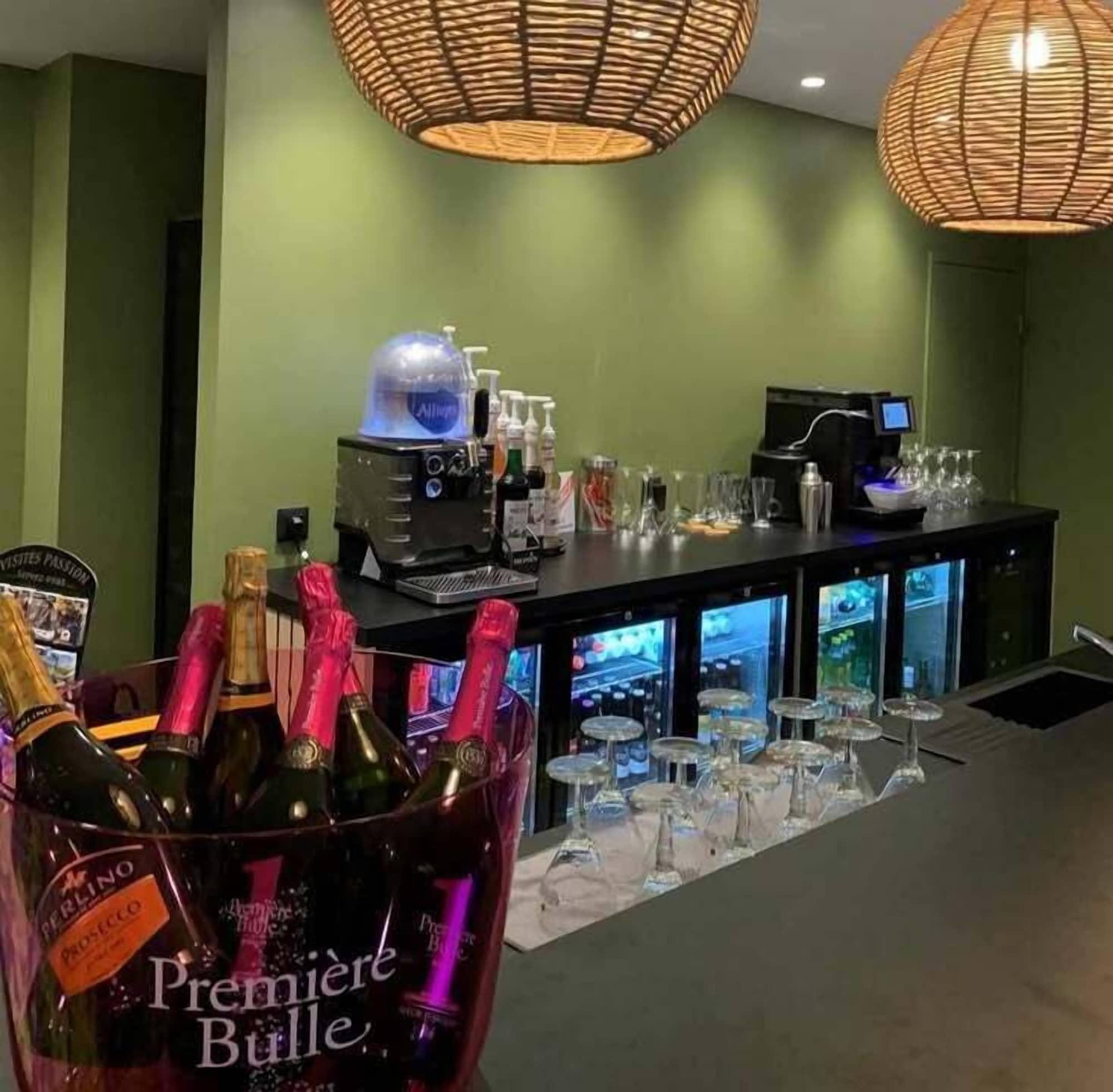 Bar/Salón Hôtel Pont Rouge, Carcassonne