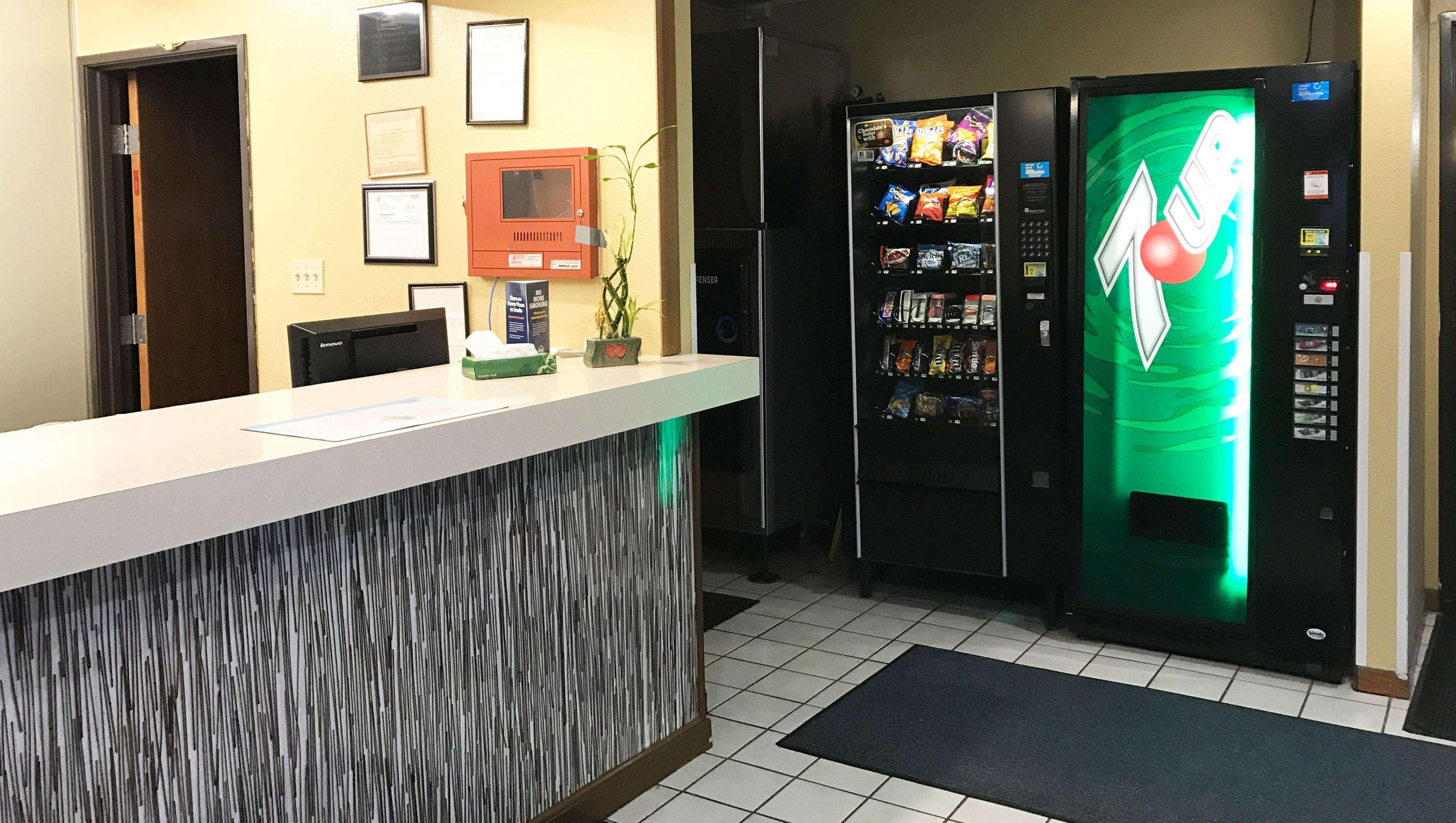 Vista Lobby Magnuson Hotel Fort Wayne North – Coliseum