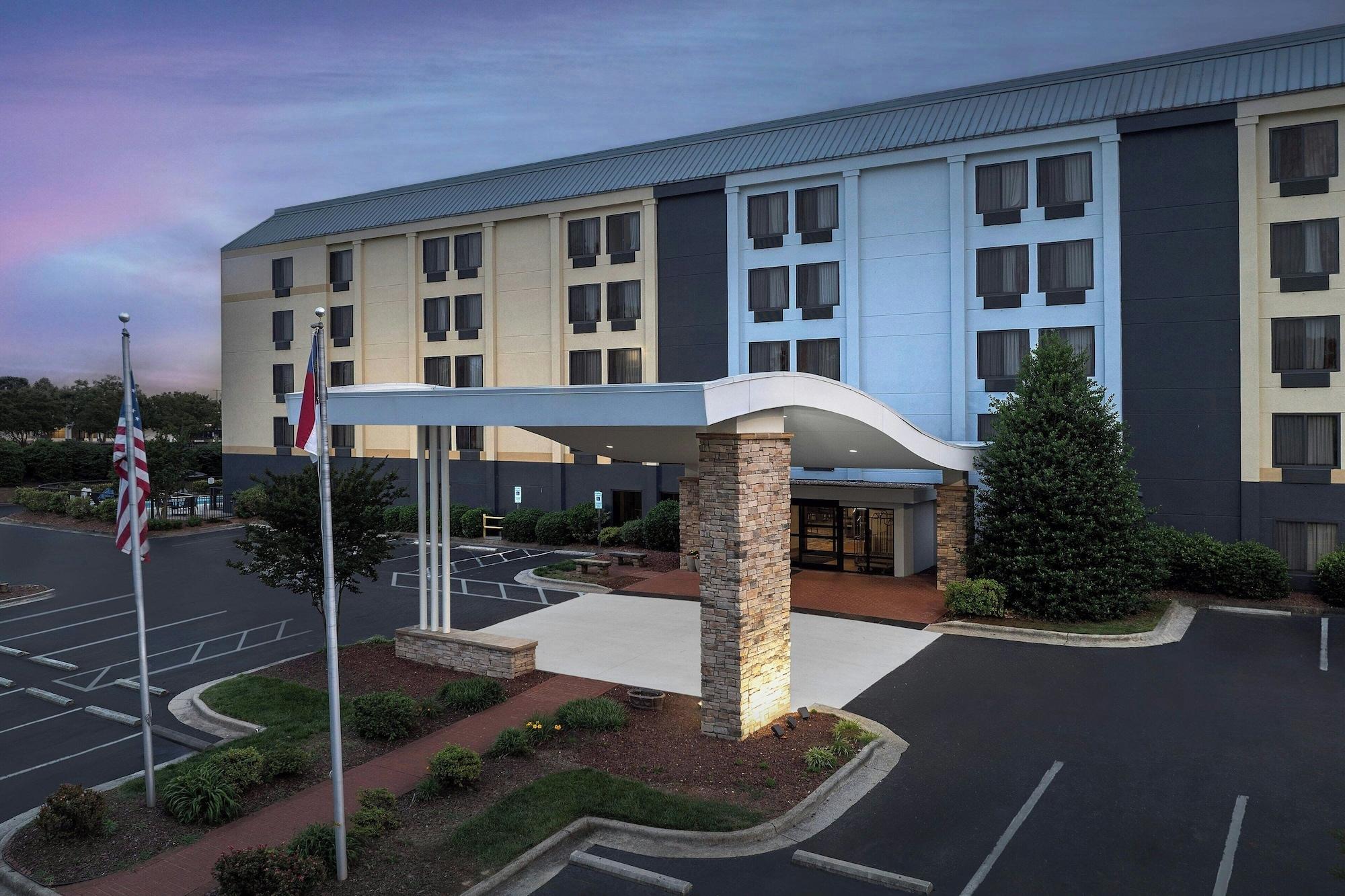 Vista Exterior Fairfield Inn & Suites by Marriott Winston-Salem Hanes Mall