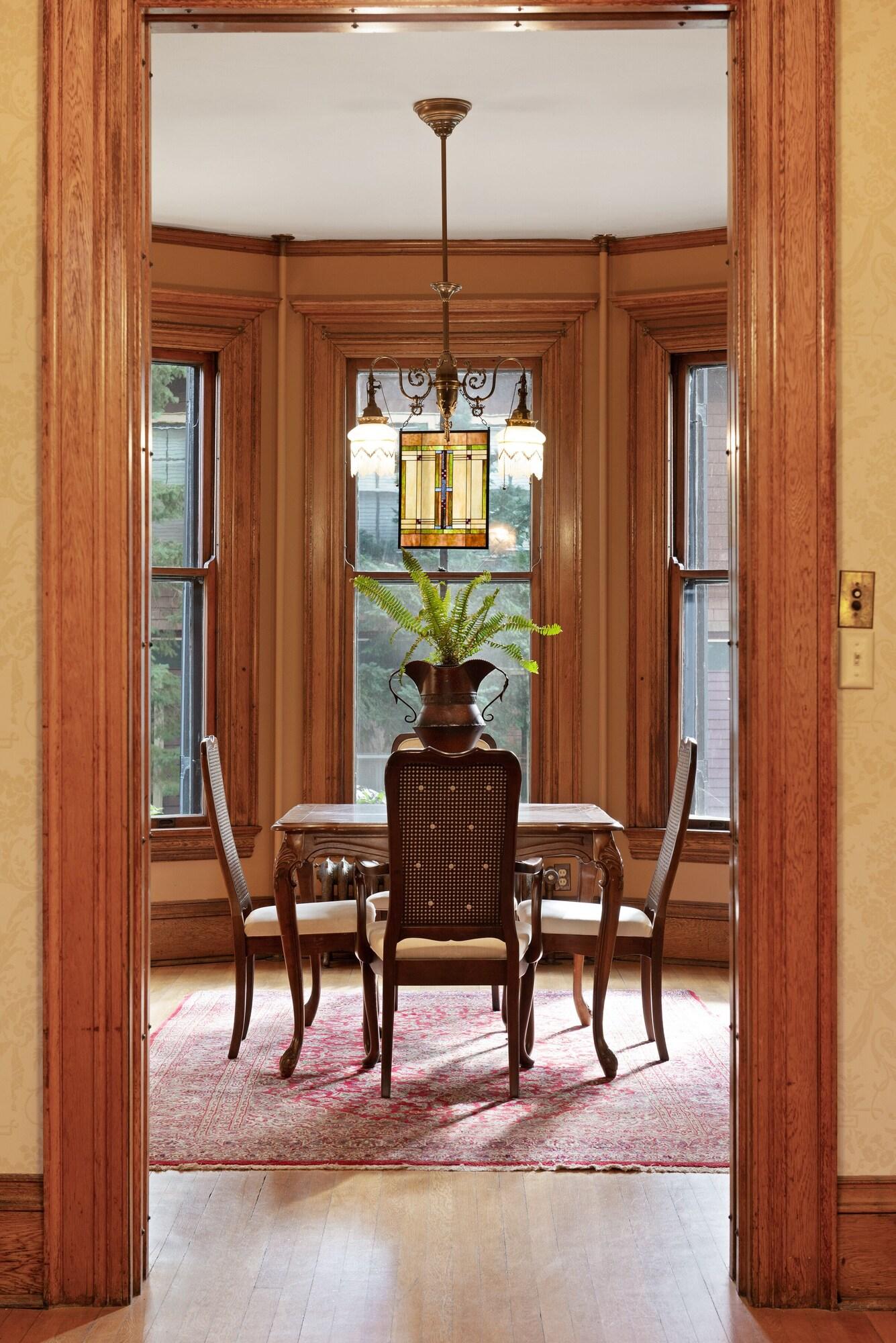 Vista Lobby Historic District B&B