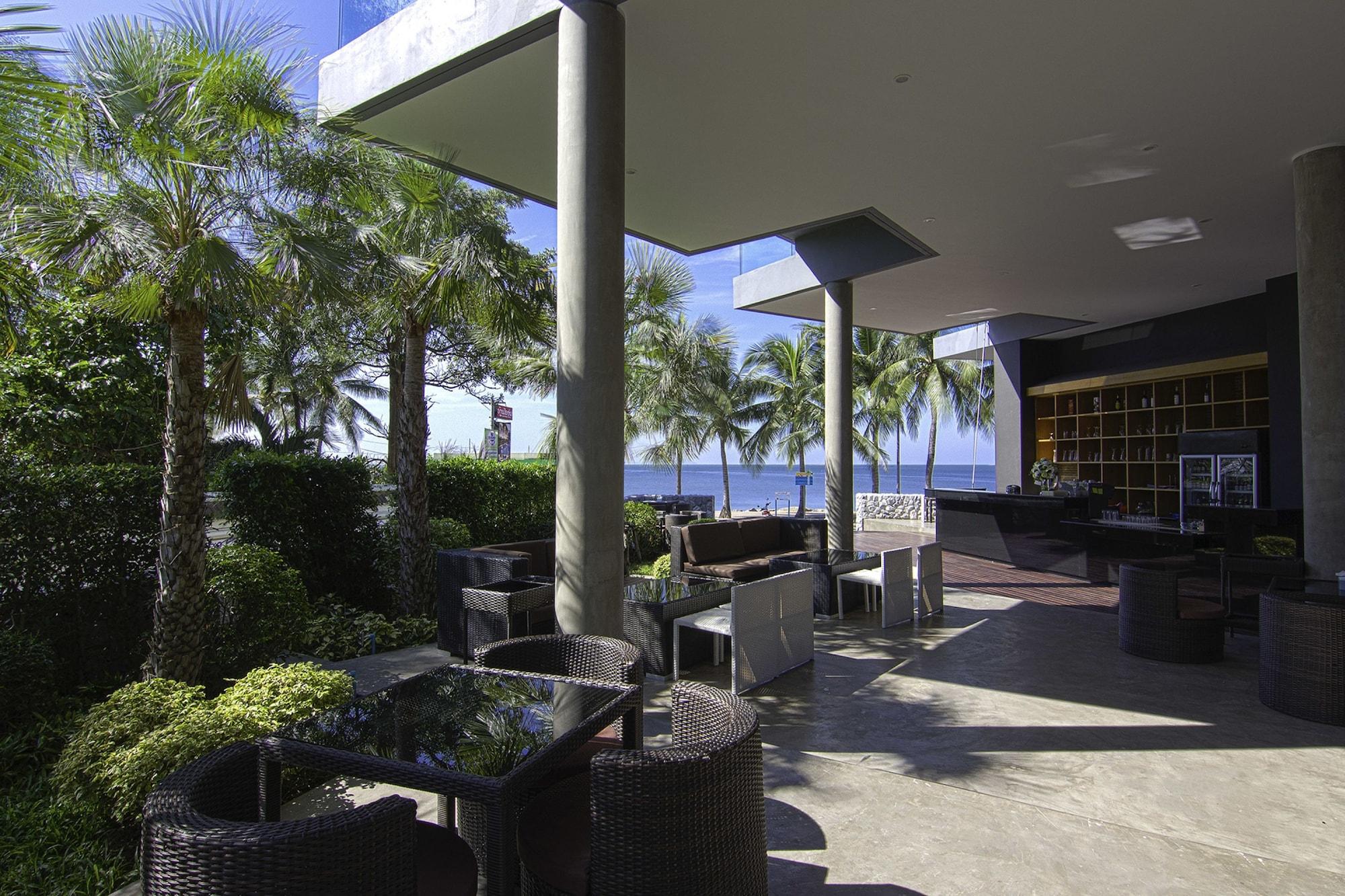 Vista Lobby Kalm Bangsaen Hotel