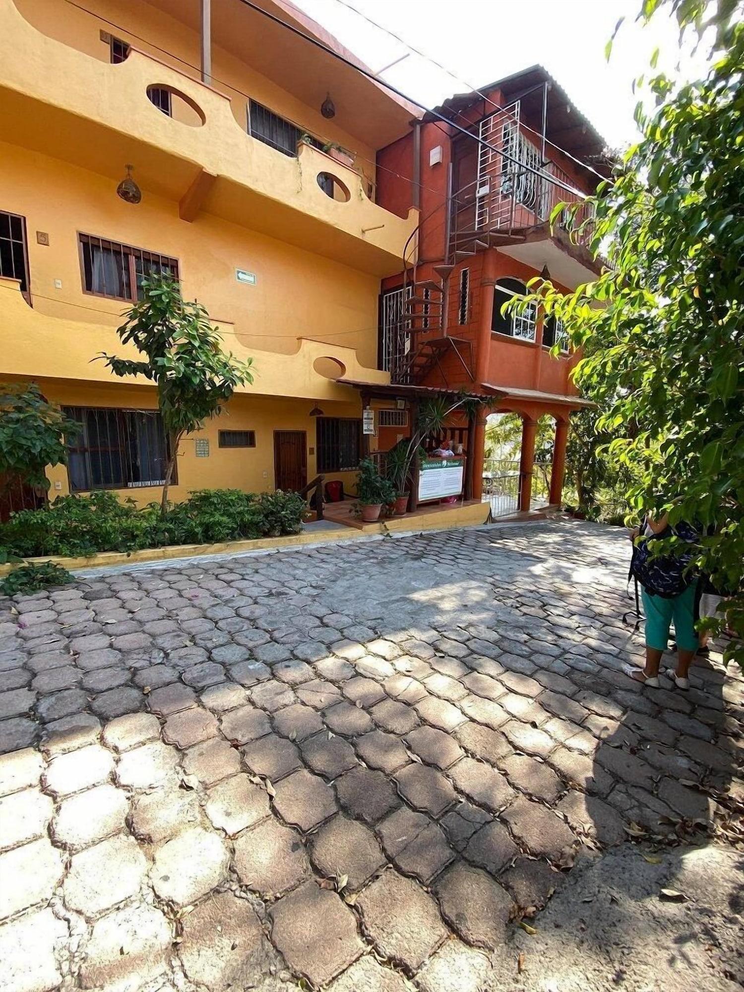 Varios casa adriana zihuatanejo