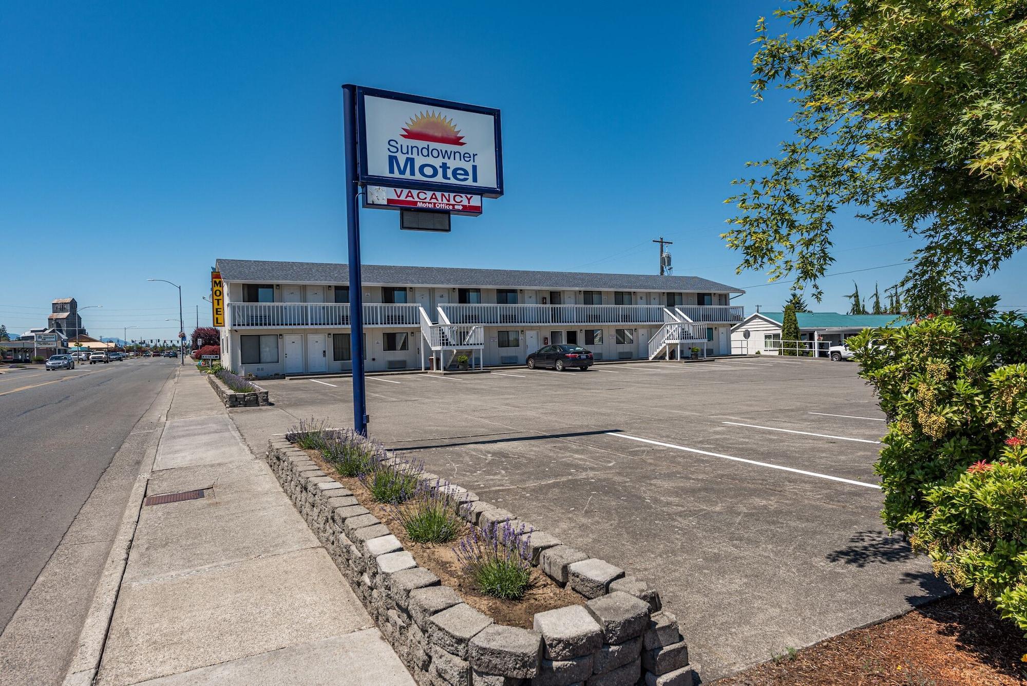 Varios Sundowner Motel