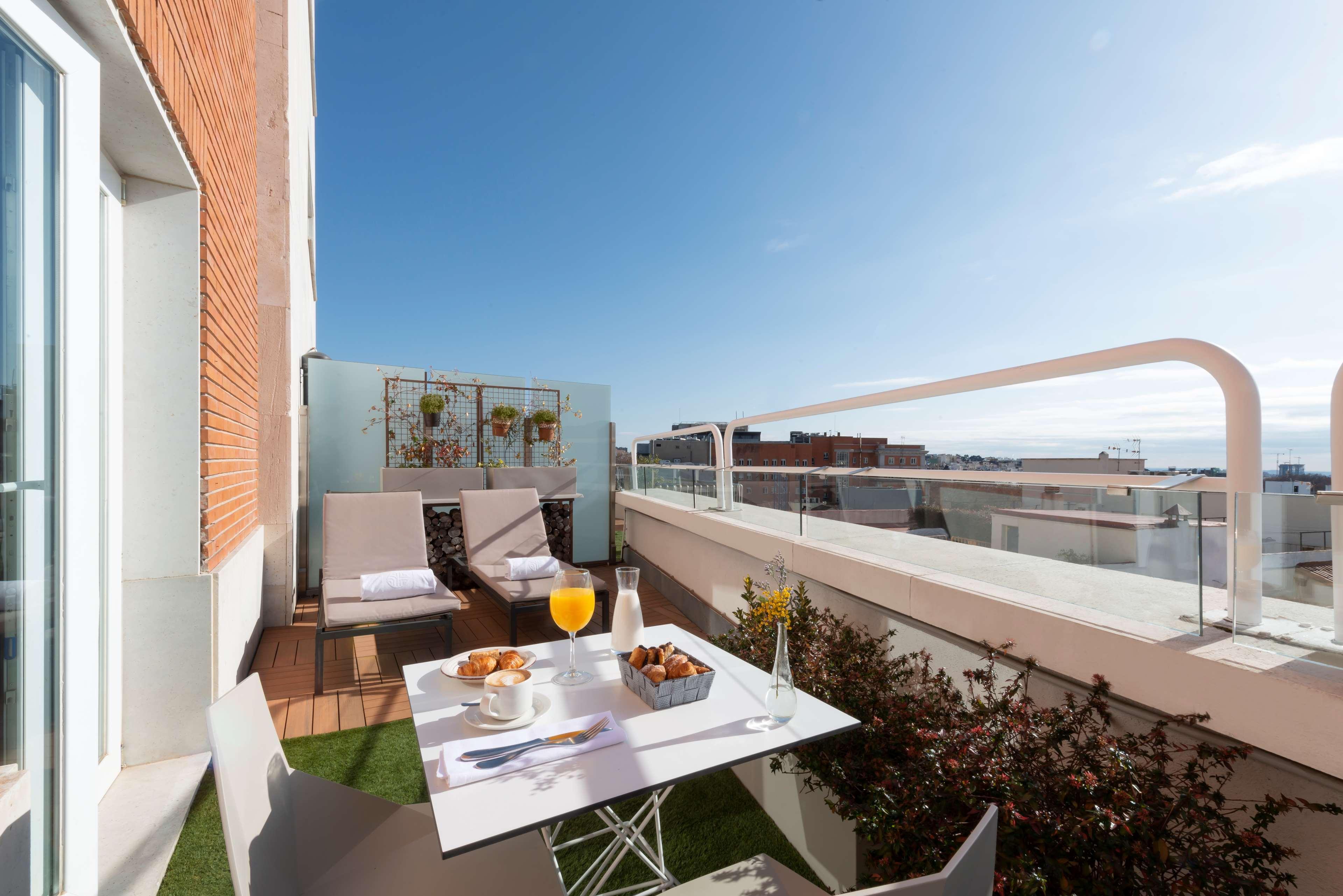 Vista Exterior NH Collection Madrid Suecia