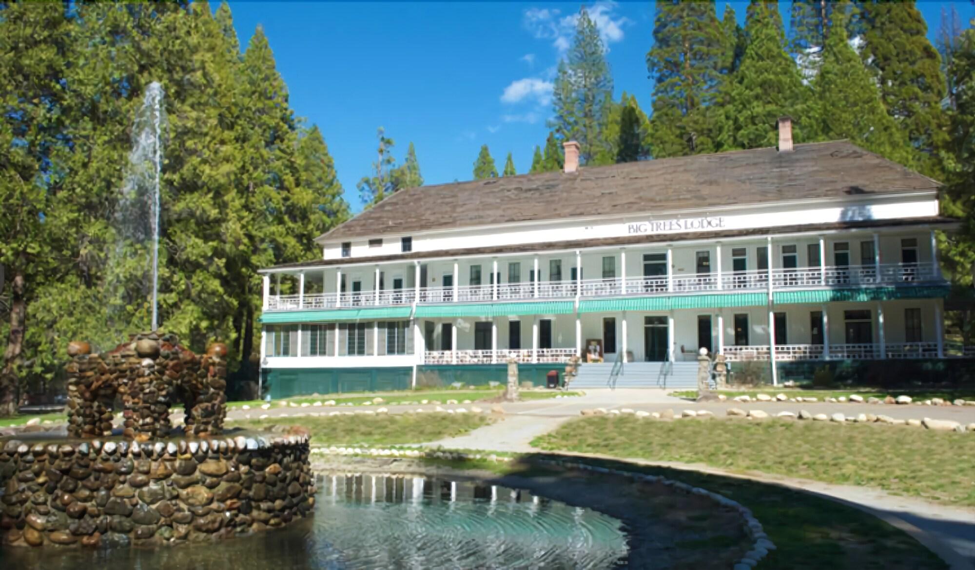Varios Wawona Hotel