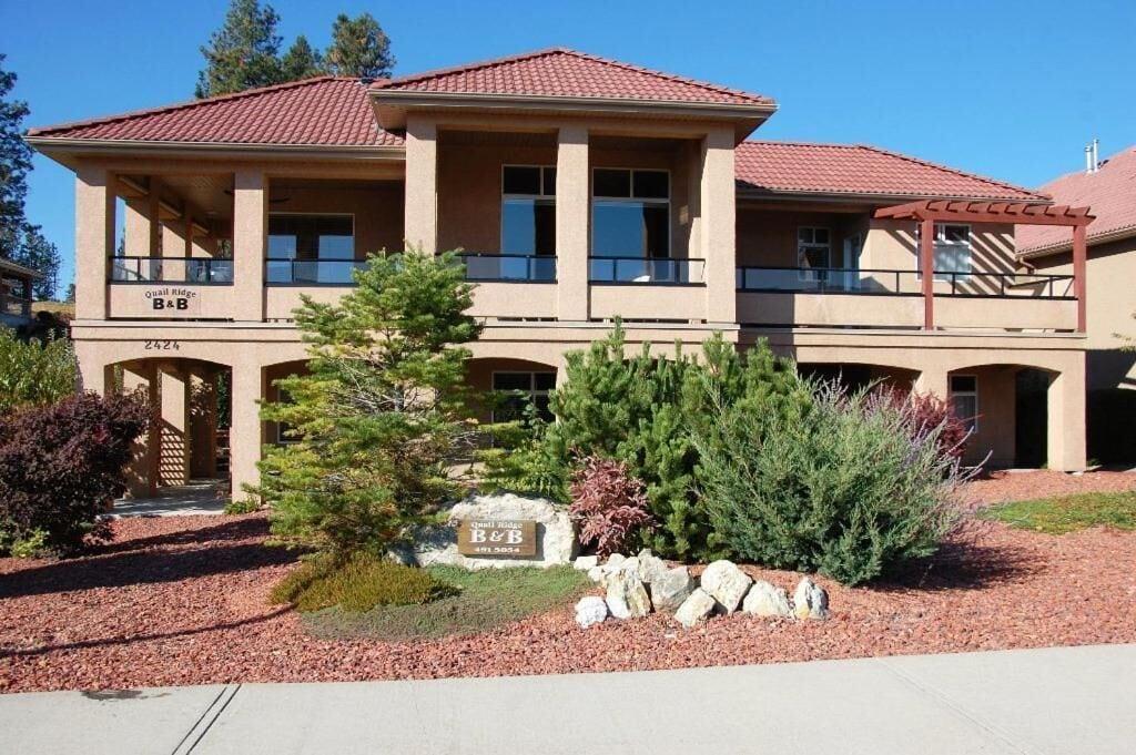 Vista Exterior A Vacation Paradise at Quail Ridge B&B
