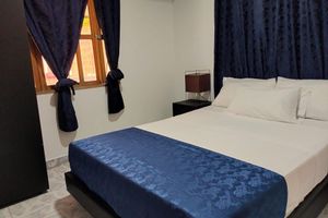 Alquiler Vacacional - Finca Privada con Casa en Madera Tipo Chalet, !a 15 min del Centro!