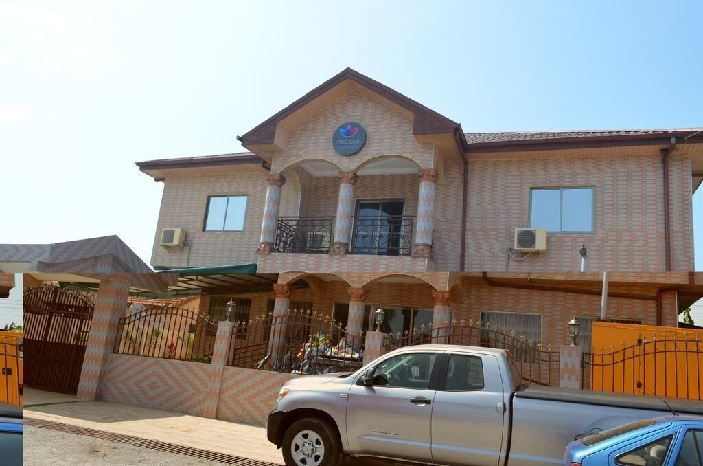 Varios Precious Guest lodge
