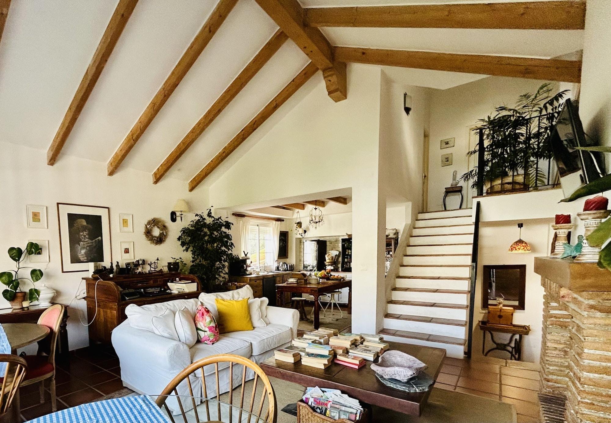 Bar/Salón At Home Malaga Stay & Solo Travellers