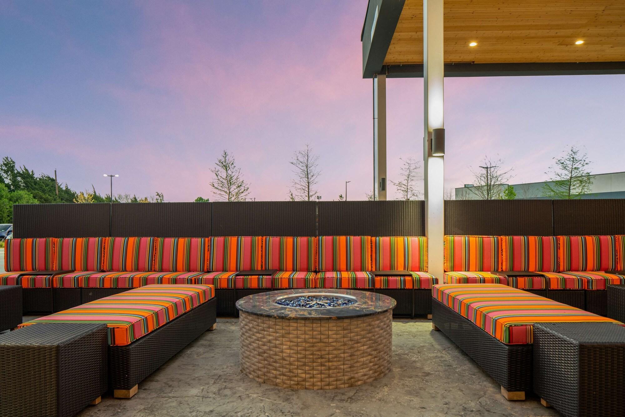 Vista Exterior Home2 Suites by Hilton Rowlett Rockwall Marina