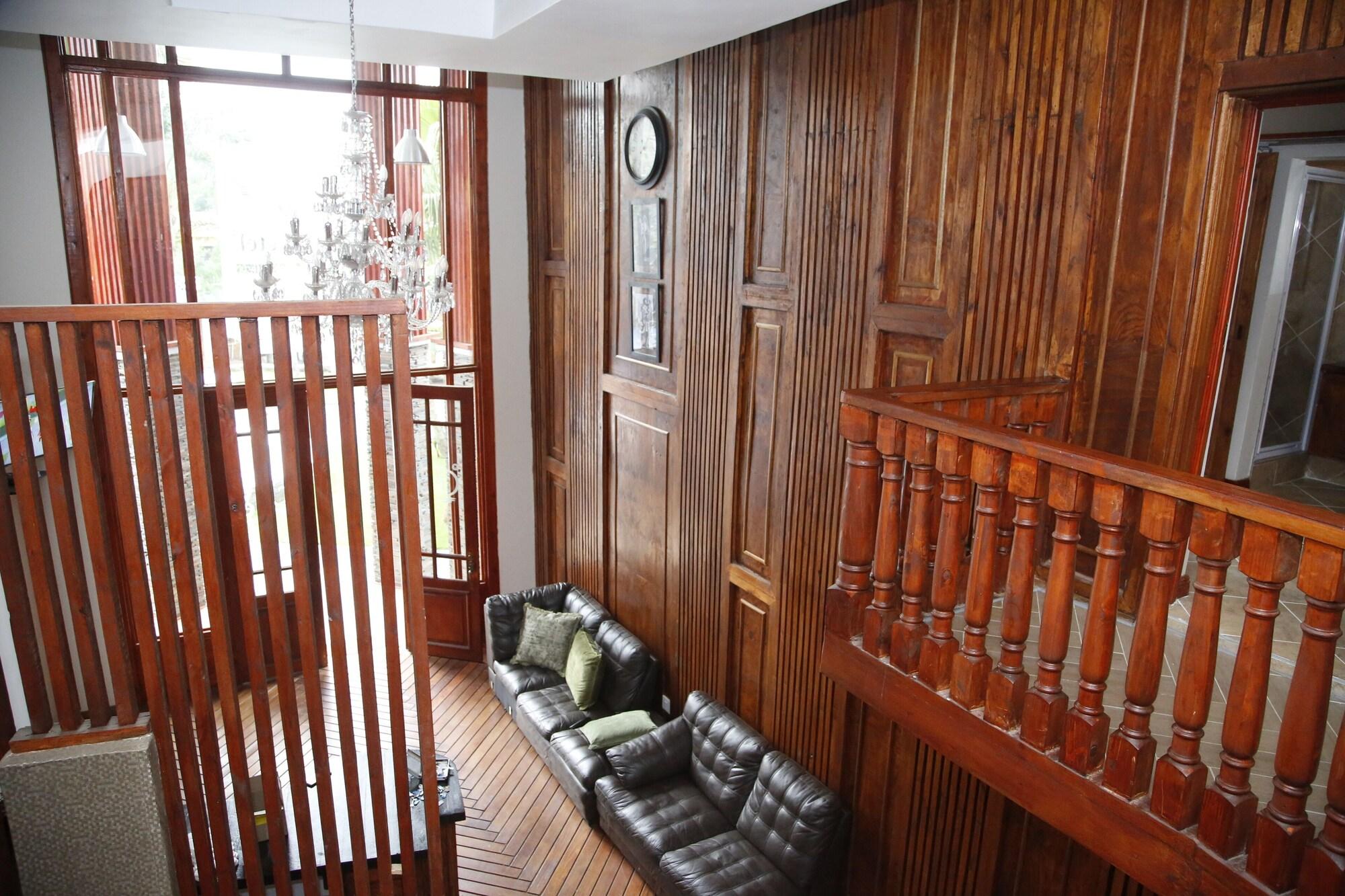 Vista Lobby Travetel OR Tambo Airport Hotel