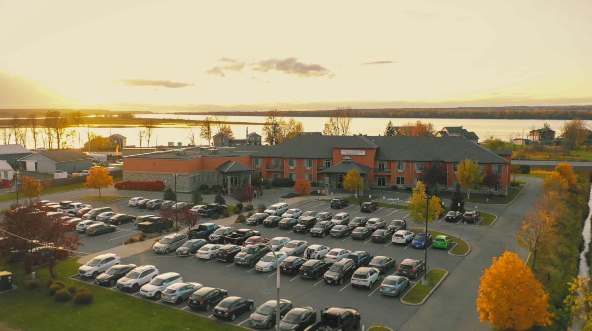 Varios RiverRock Inn & Conference Centre