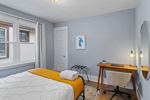 Alquiler Vacacional - Cheerful Centrally Located 3 Bedroom House with Backyard