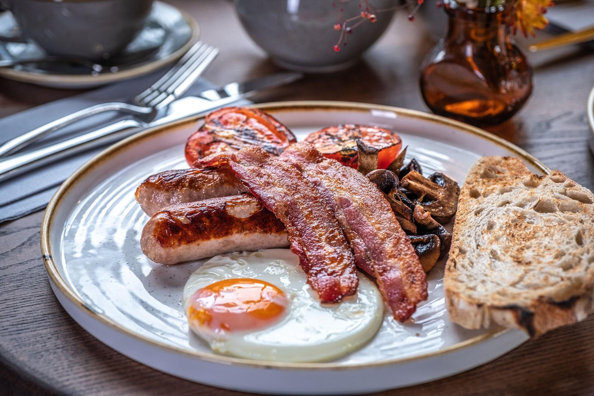 Restaurant The Feathers Holt