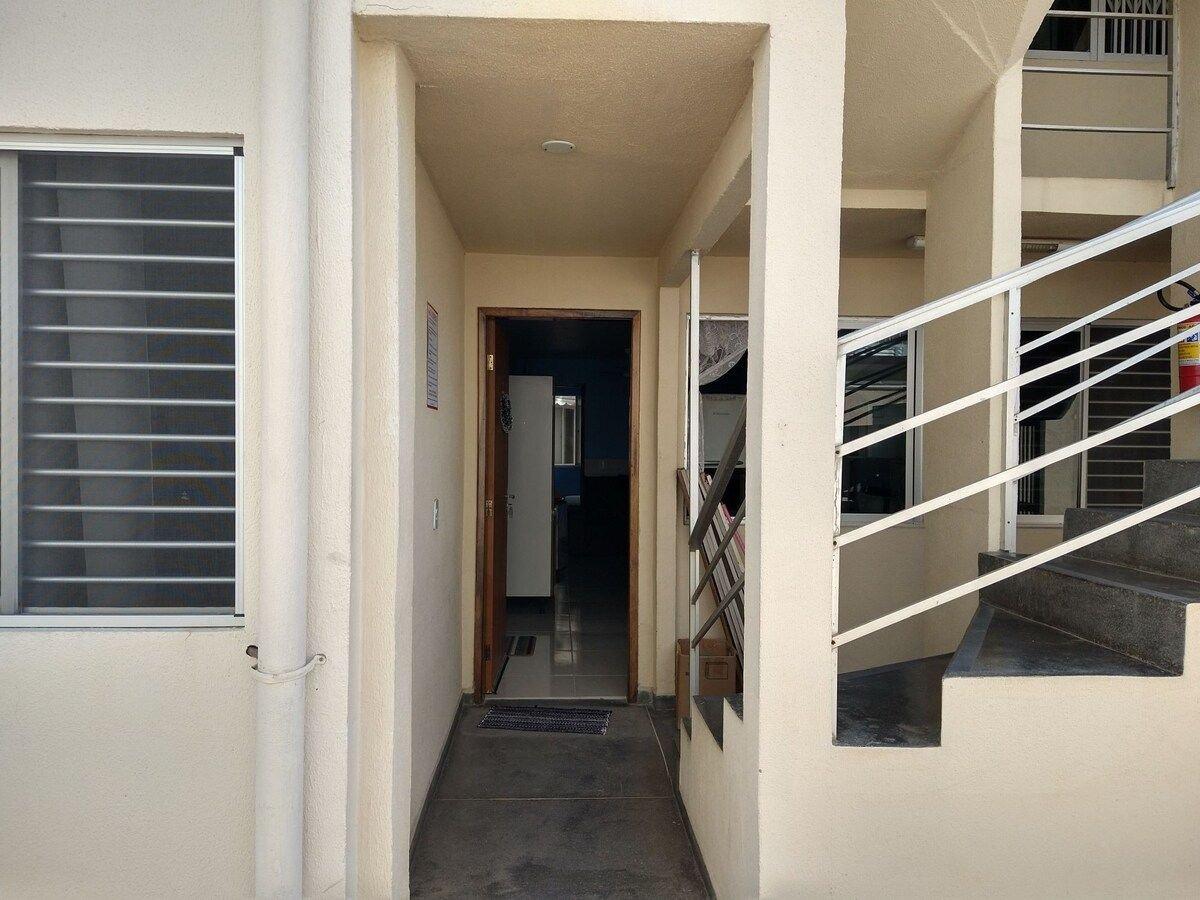 Vista Exterior Ap 300 mts da Praia Brava