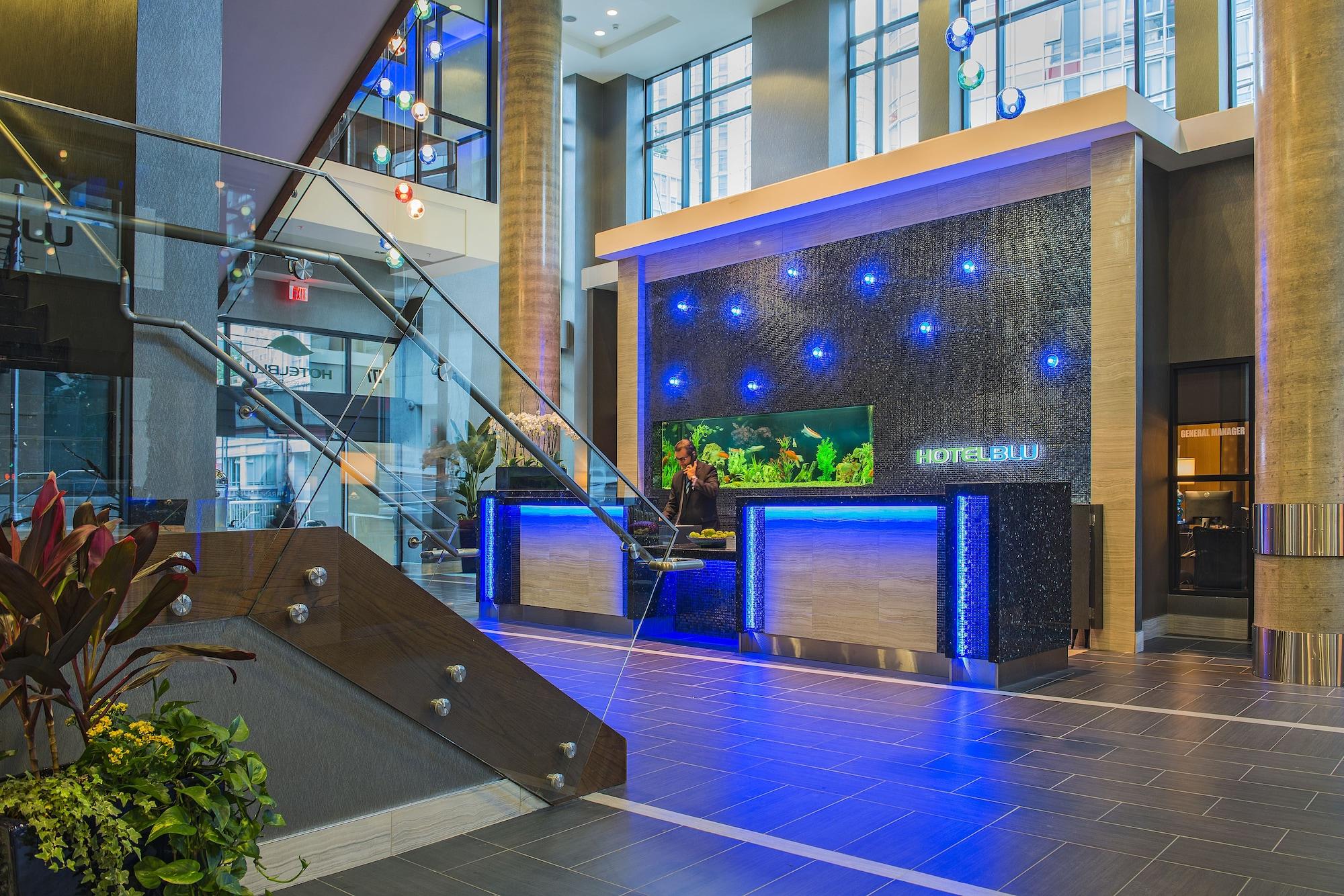 Vista Lobby Hotel Blu Vancouver