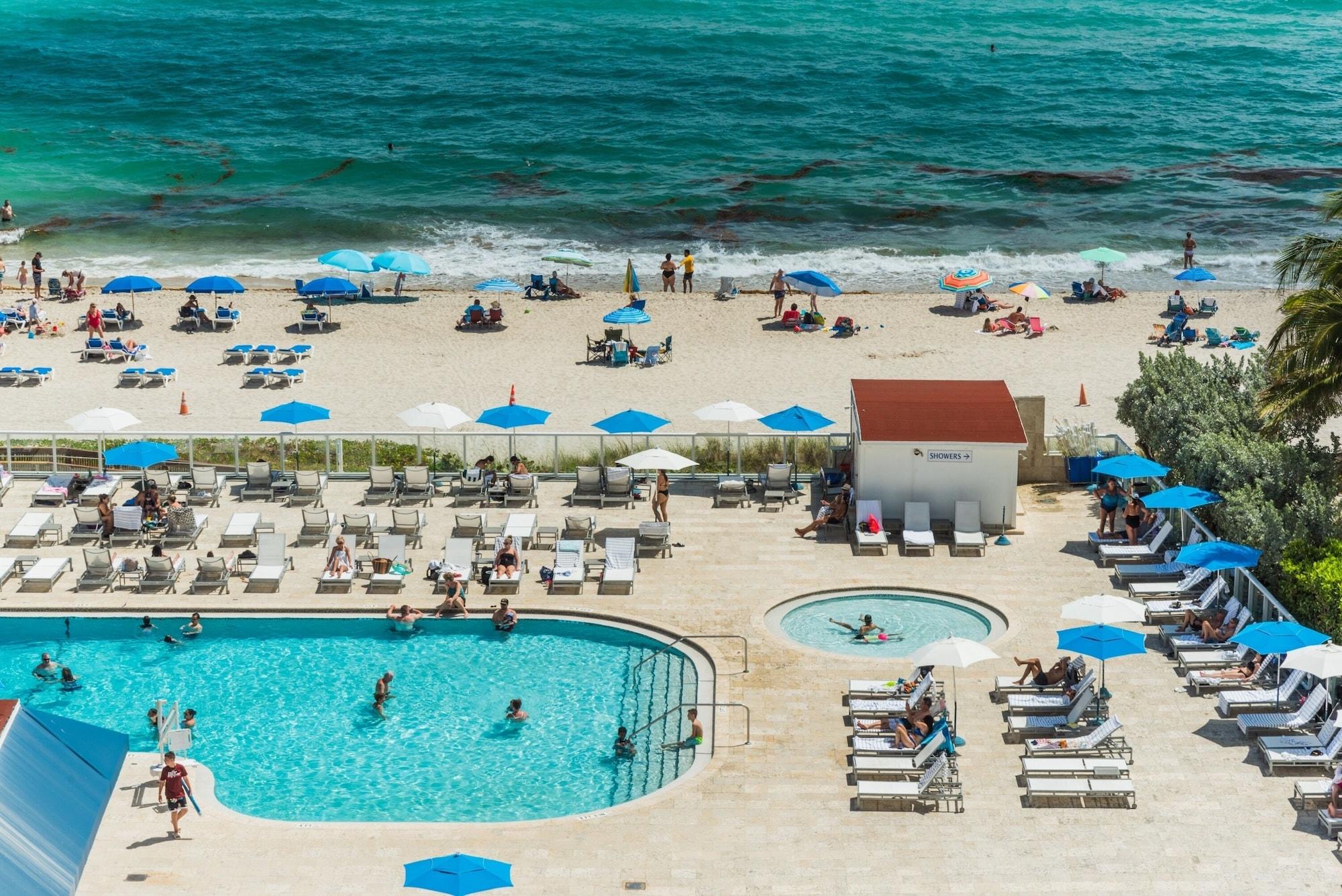 Vista Piscina Marco's Beach Place