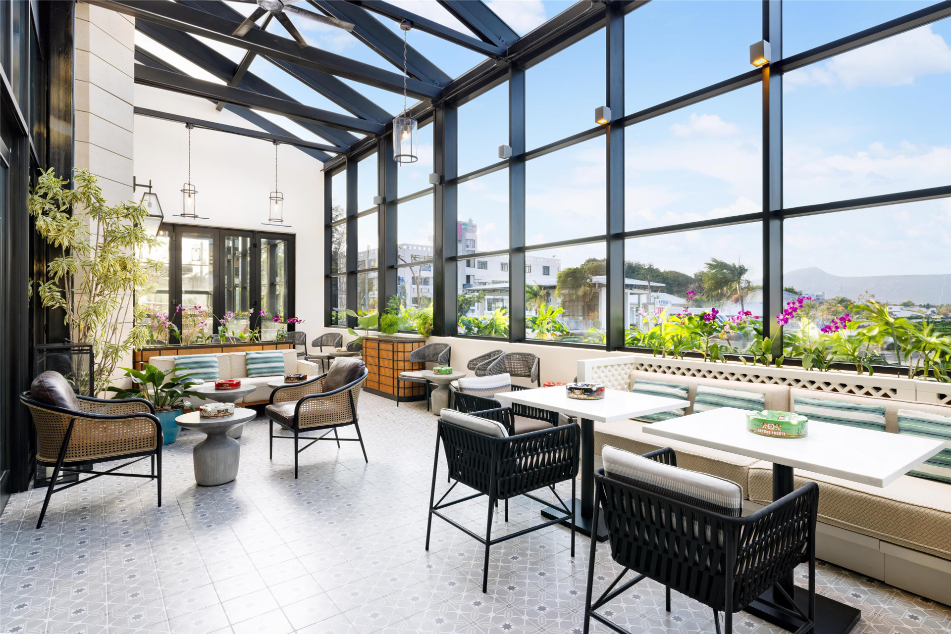 Restaurant Hotel Santiago, Curio Collection by Hilton