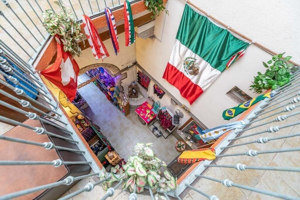 Vista Lobby Hostal del Campanero 19