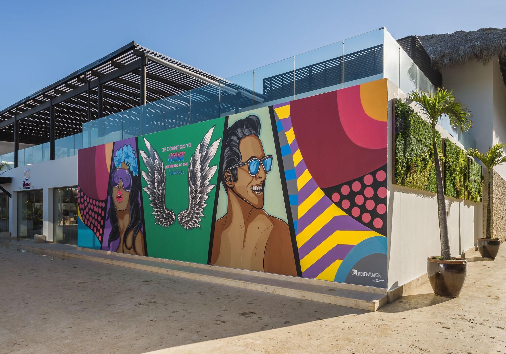 Vista Exterior Royalton CHIC Punta Cana, An Autograph Collection All-Inclusive Resort & Casino – Adults Only