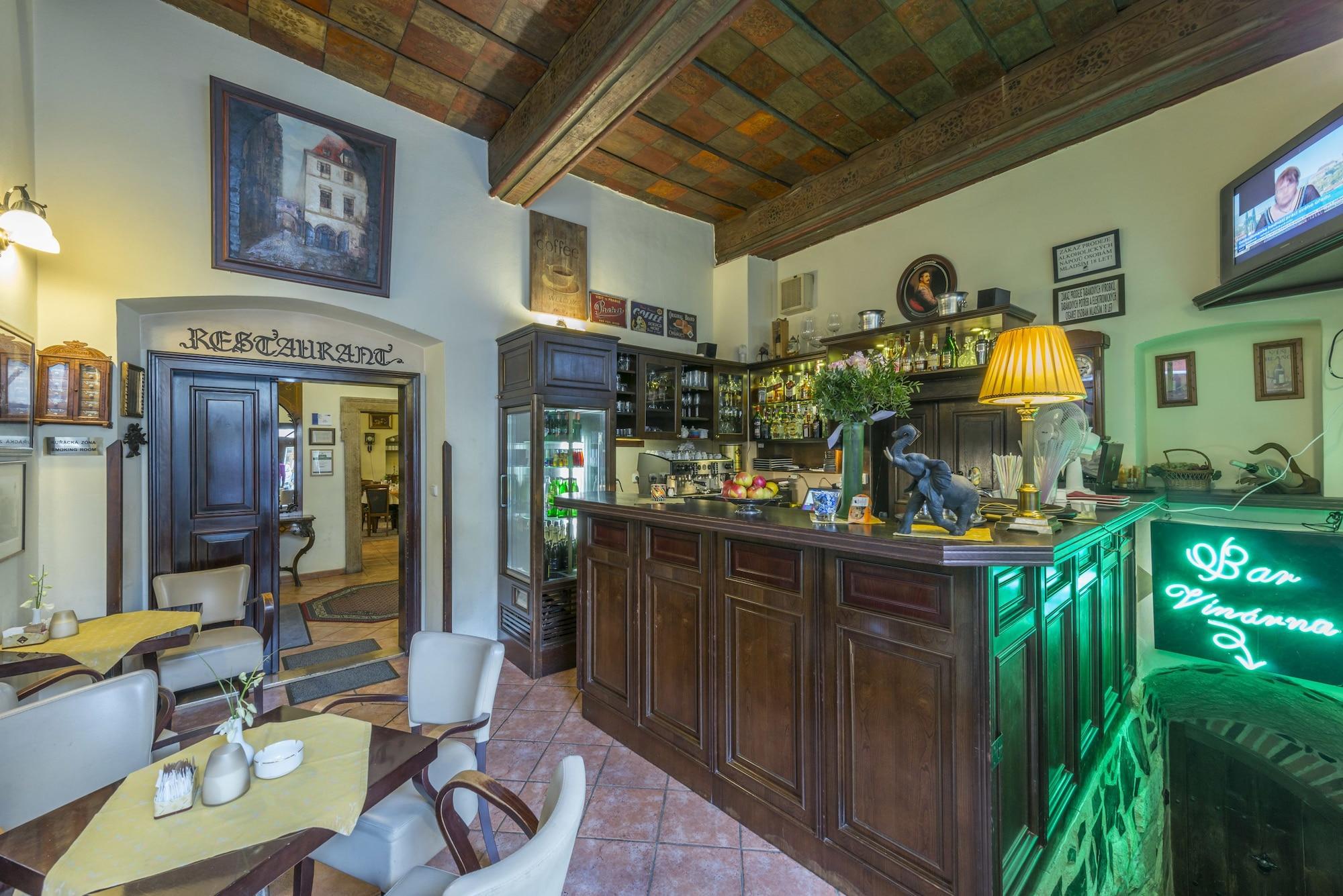 Bar/Salón Hotel Černý Slon