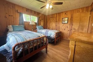 Alquiler Vacacional - Sugar Shore Vibes - CC Collins: Sugarcamp lakefront 3 BR cabin with WiFi, AC