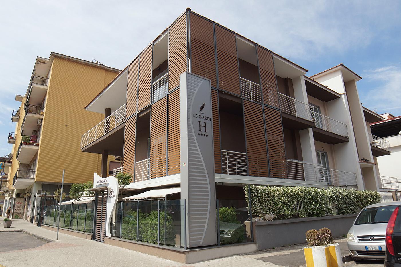 Vista Exterior Hotel Leopardi