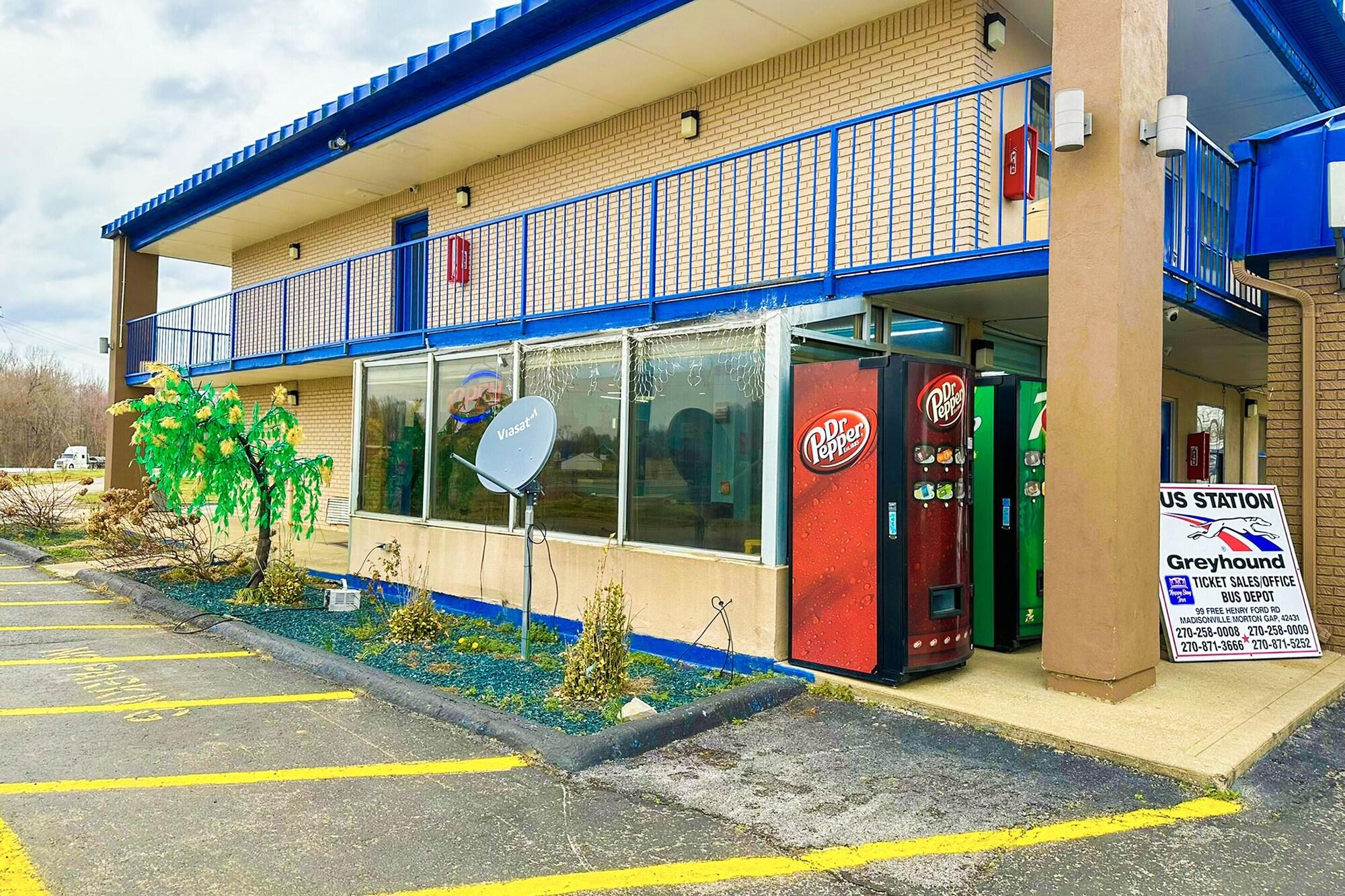 Comodidades del Alojamiento Happy Stay Inn Madisonville I-69 By OYO