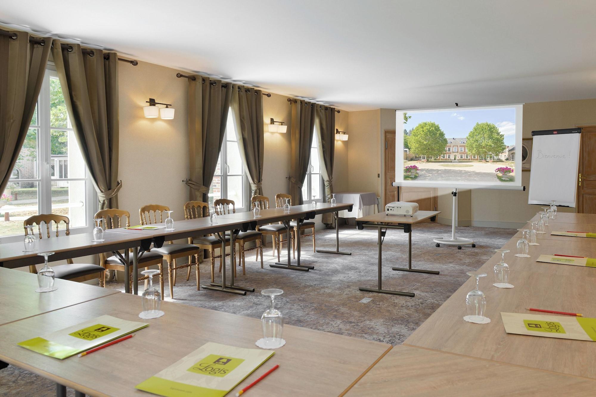 Sala de Reuniones Logis Le Domaine De Valaudran
