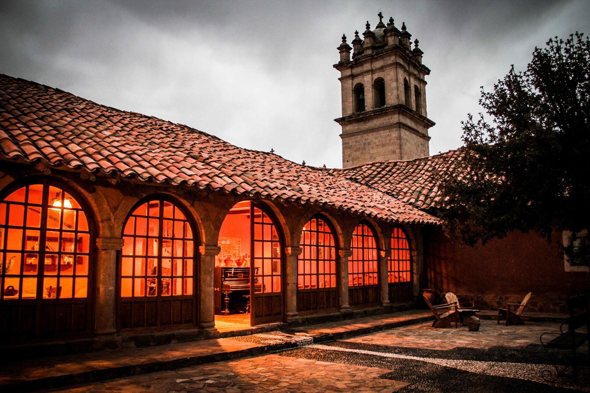 Varios La Casona Lampa