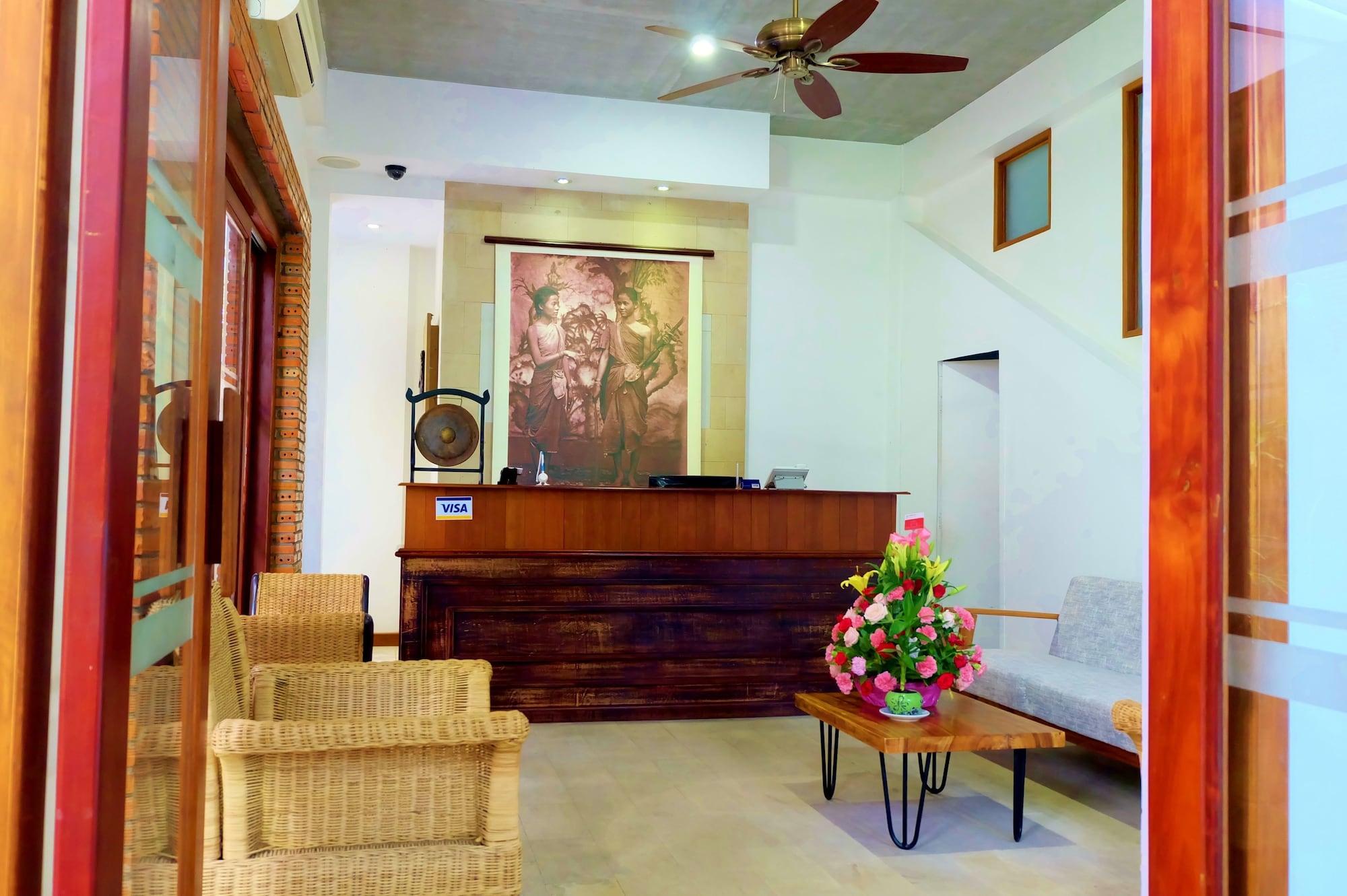 Vista Lobby Saravoan Royal Palace