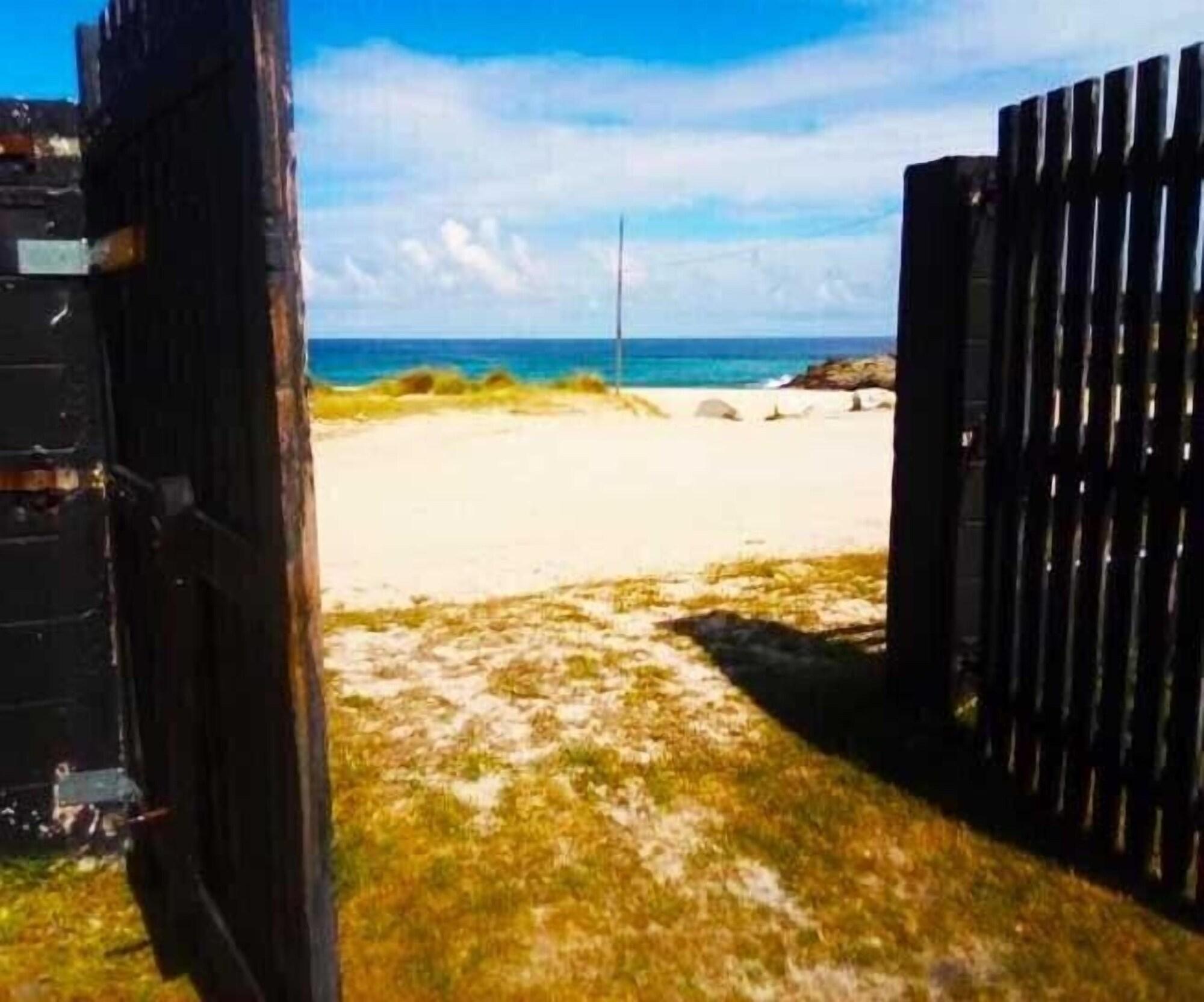 Playa Escuela de Surf y Hostel Baldaio