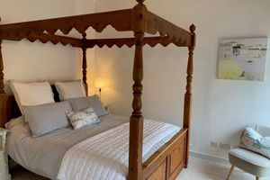 Alquiler Vacacional - Peaceful hideaway with scenic views. Hot-tub & dog-friendly walled garden