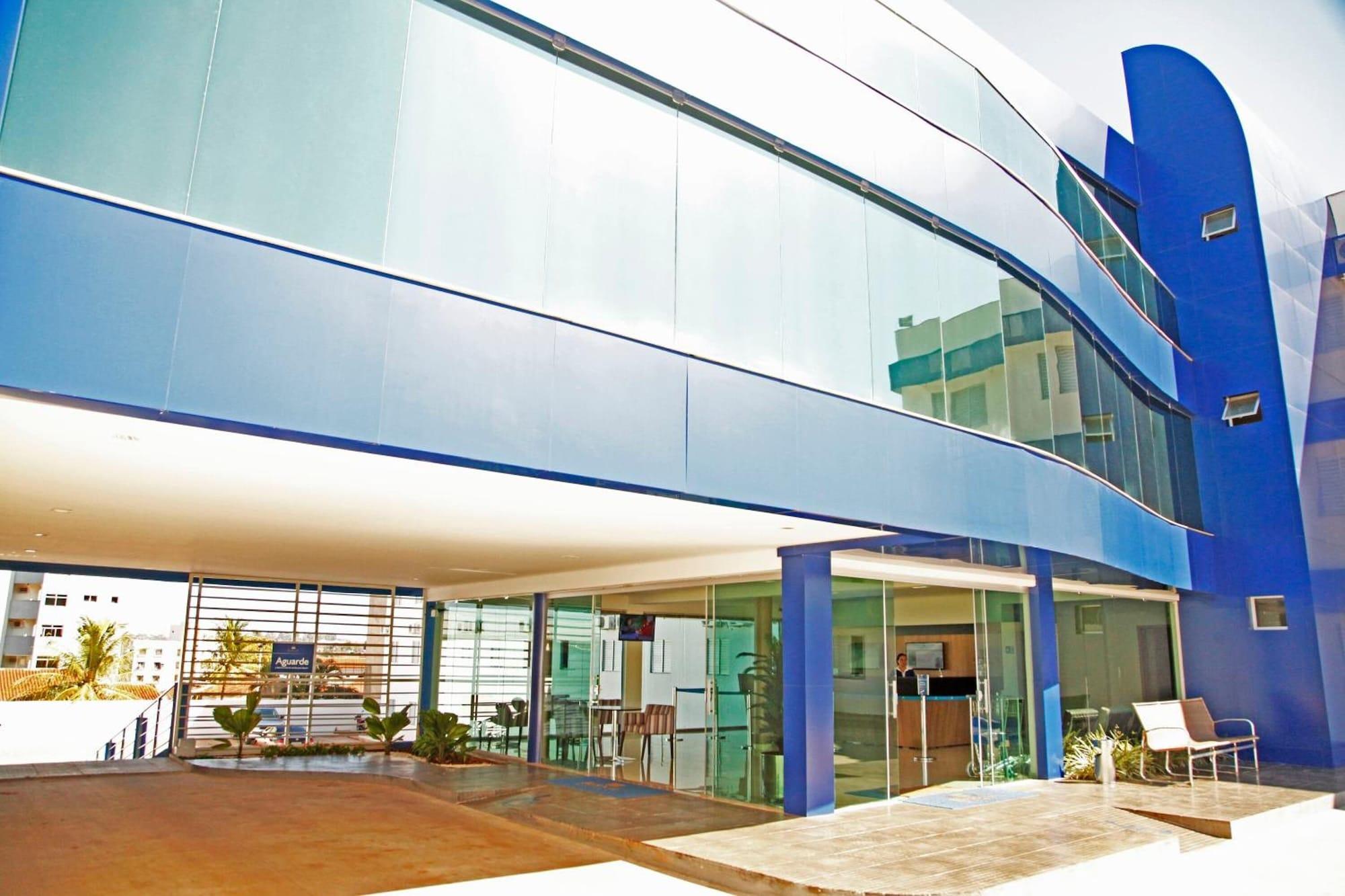 Vista Exterior Bernal Hotel Econômico